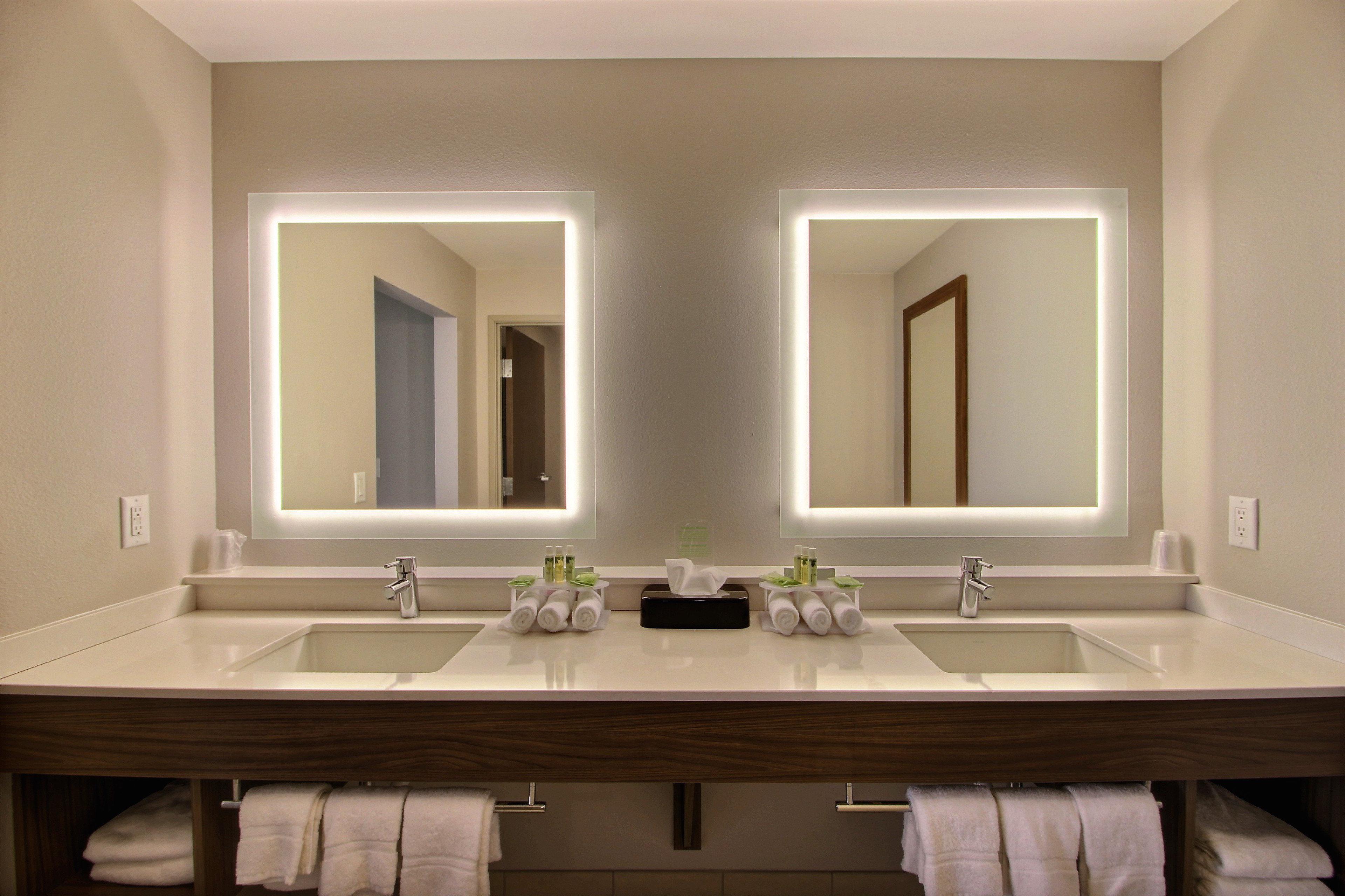 Holiday Inn Express & Suites Fond Du Lac By Ihg Bagian luar foto
