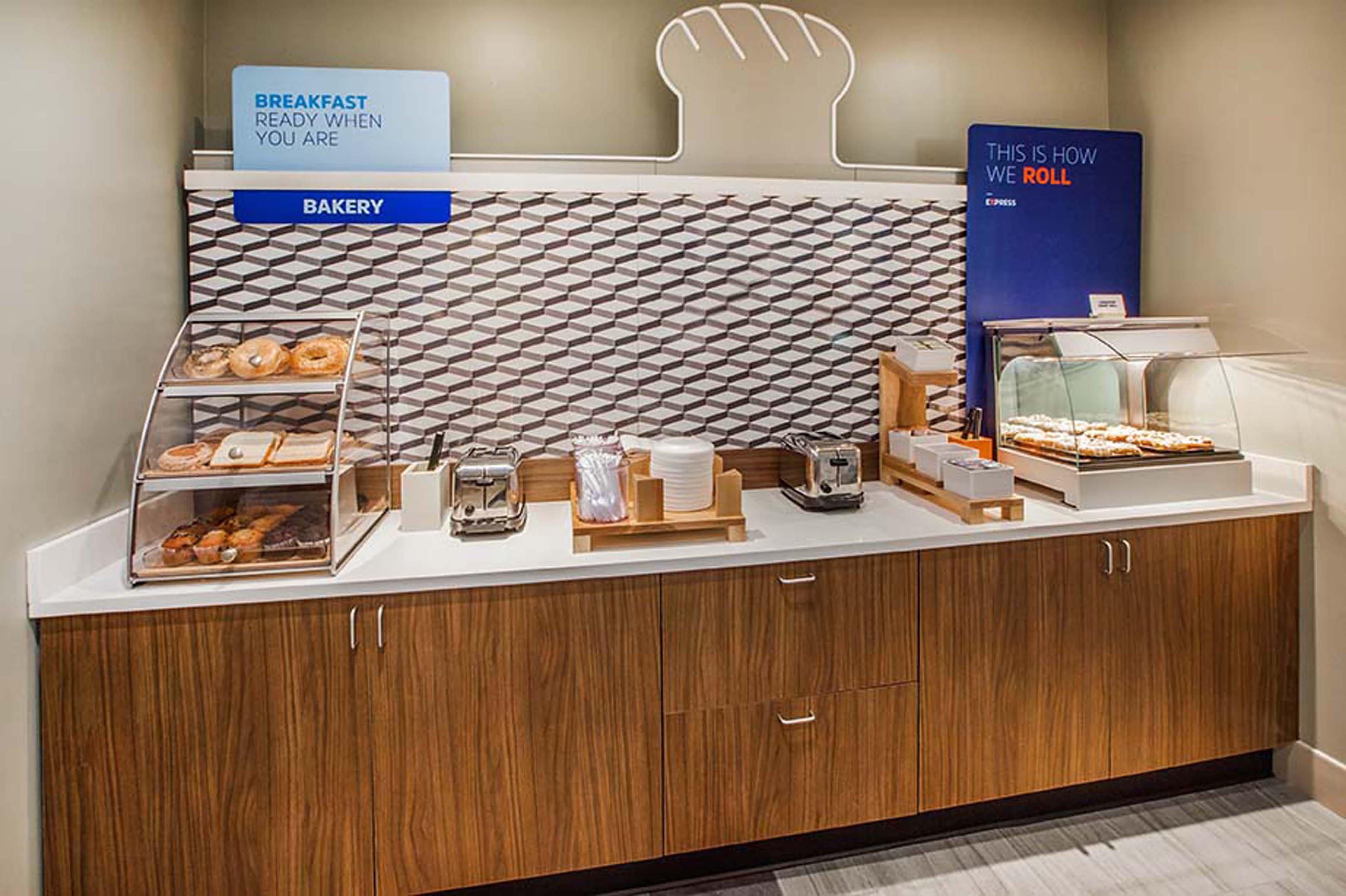 Holiday Inn Express & Suites Fond Du Lac By Ihg Bagian luar foto
