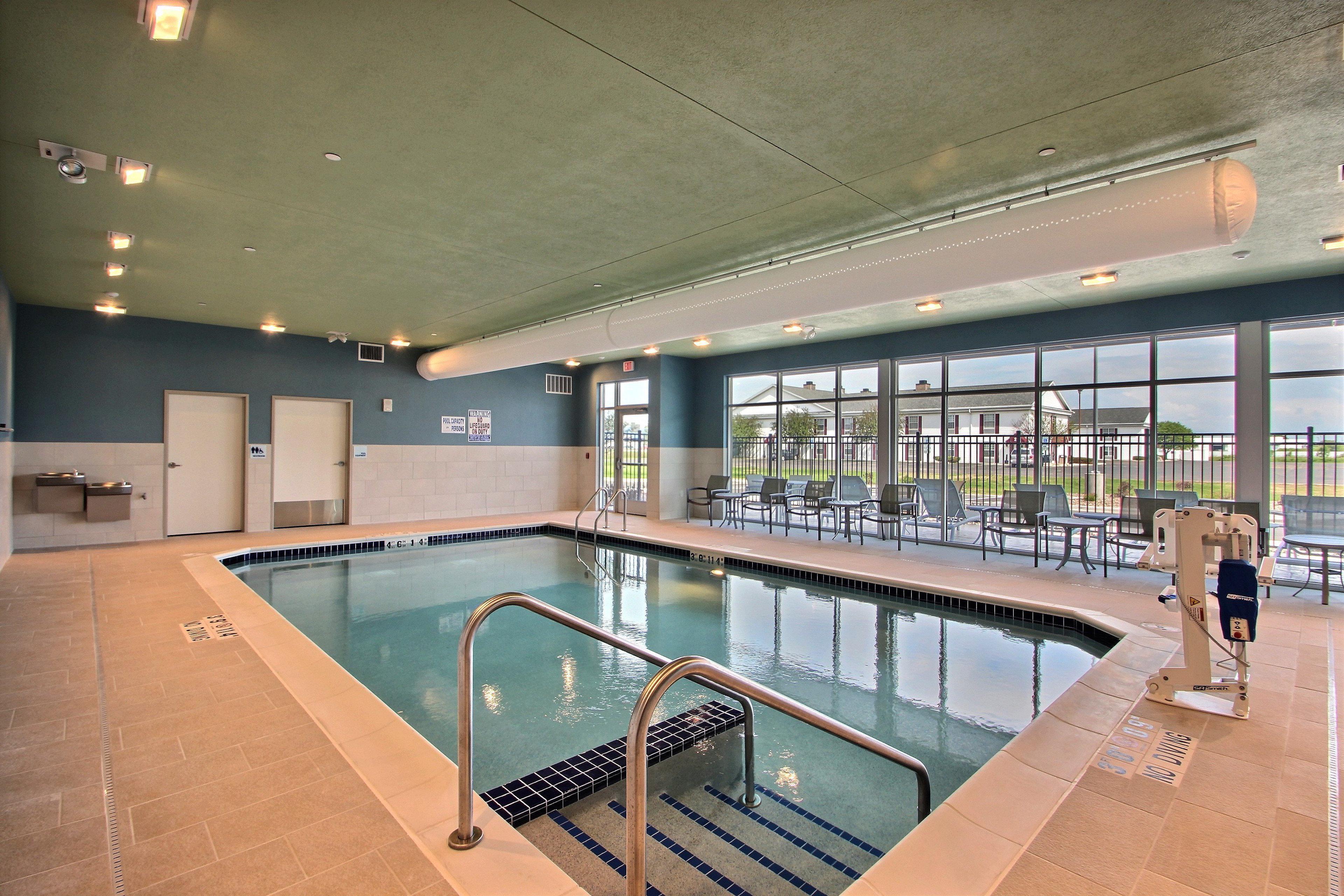 Holiday Inn Express & Suites Fond Du Lac By Ihg Bagian luar foto
