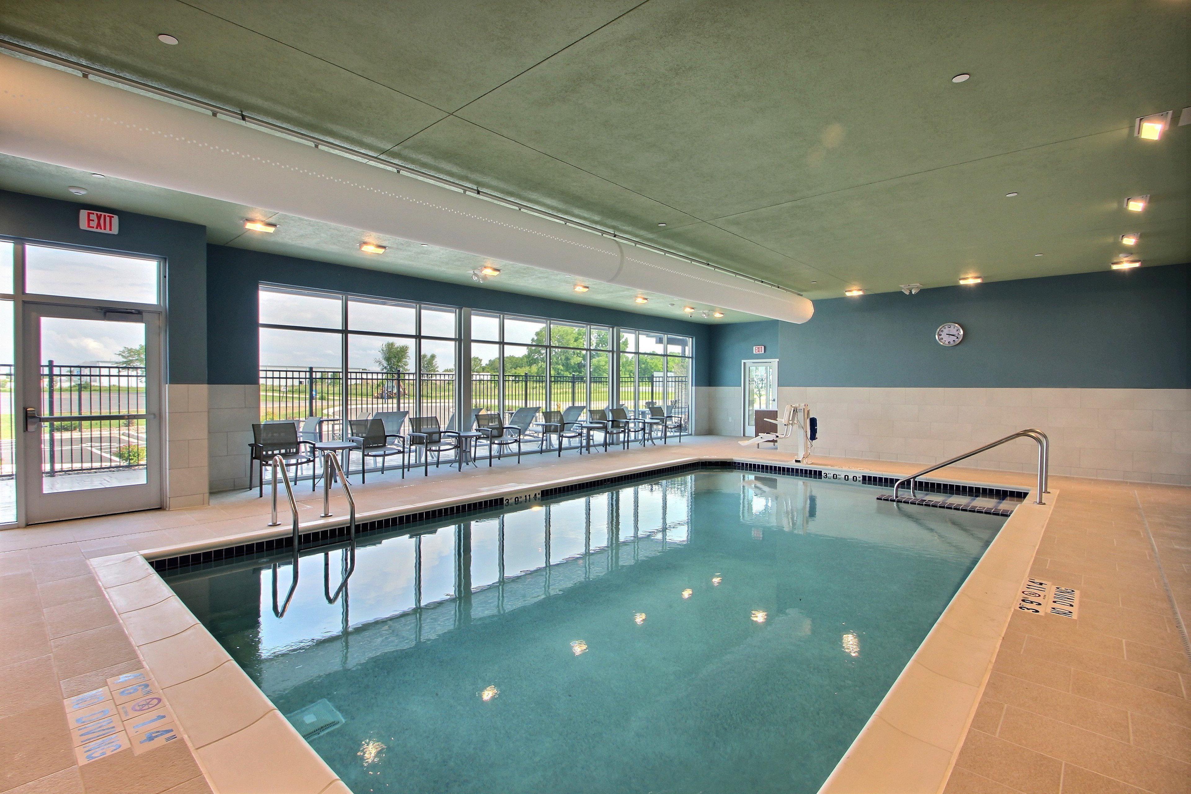 Holiday Inn Express & Suites Fond Du Lac By Ihg Bagian luar foto