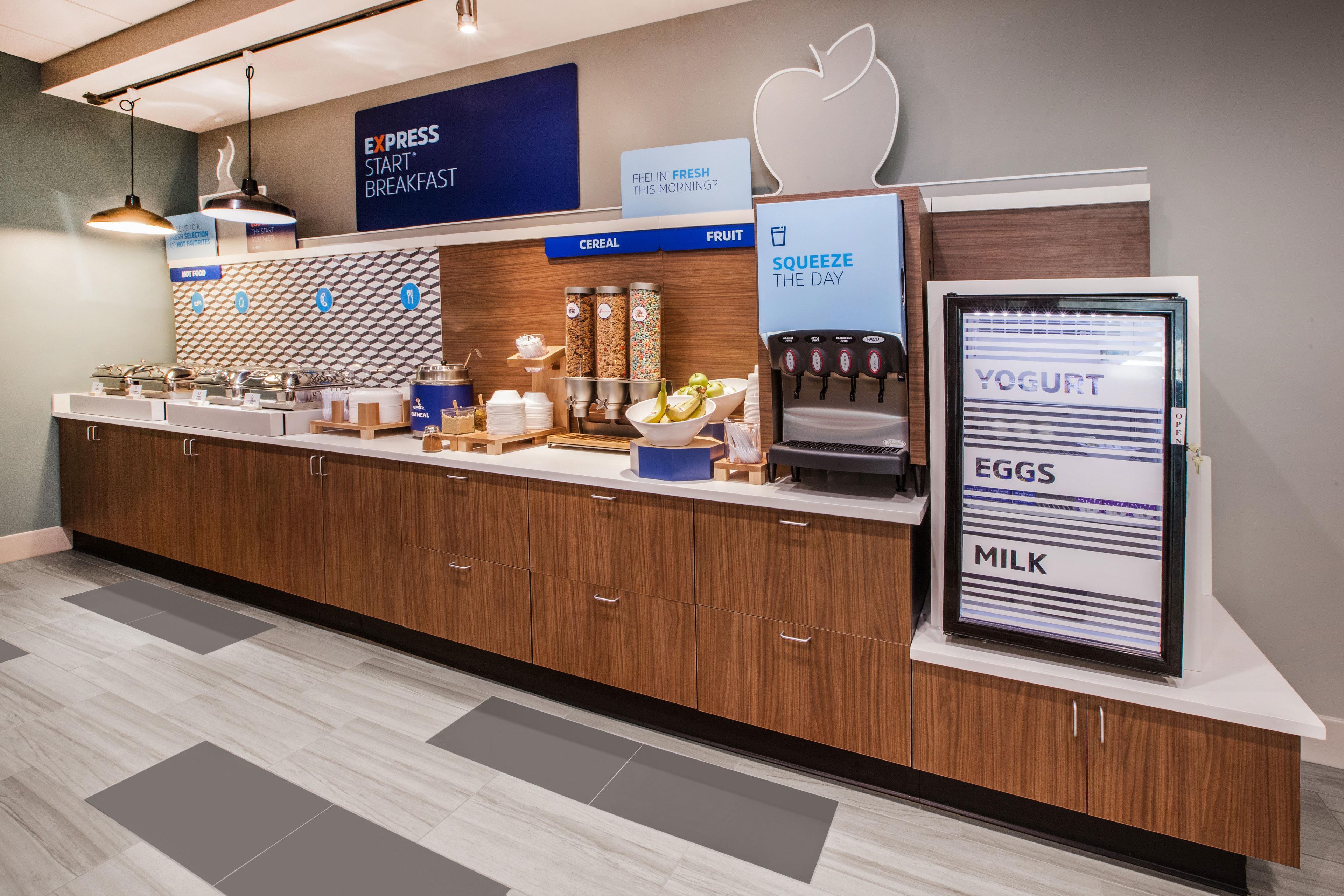 Holiday Inn Express & Suites Fond Du Lac By Ihg Bagian luar foto