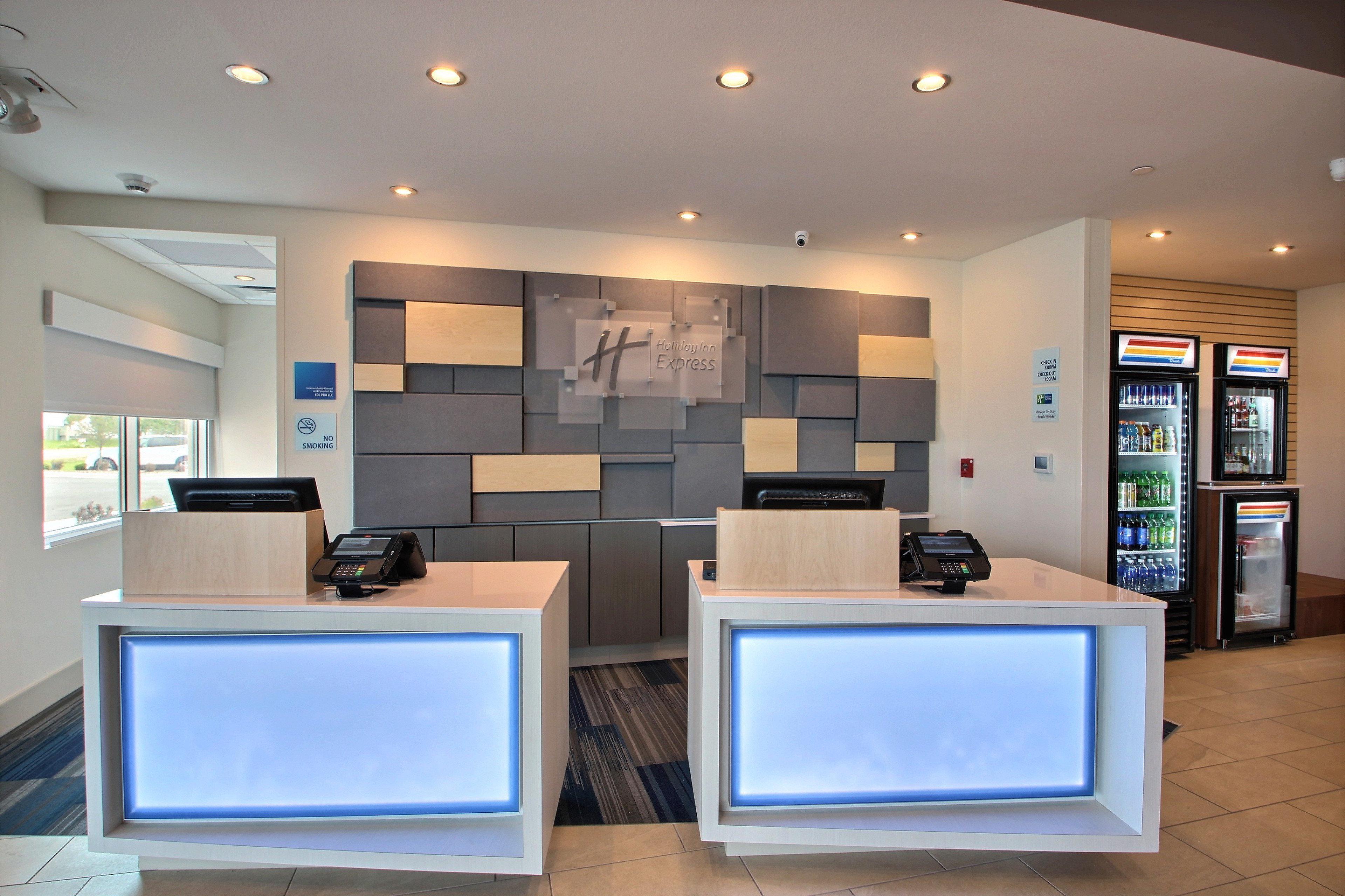 Holiday Inn Express & Suites Fond Du Lac By Ihg Bagian luar foto