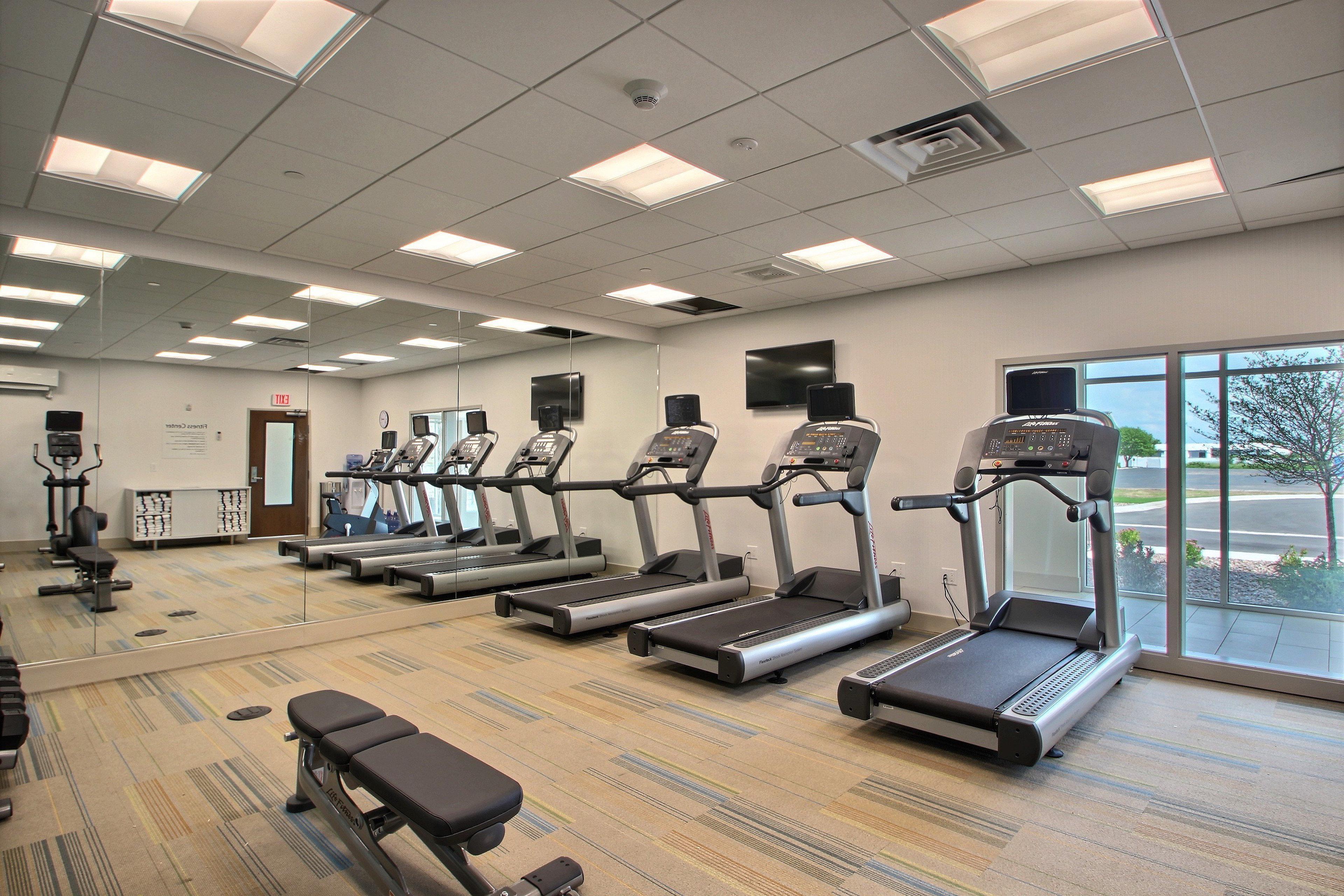 Holiday Inn Express & Suites Fond Du Lac By Ihg Bagian luar foto