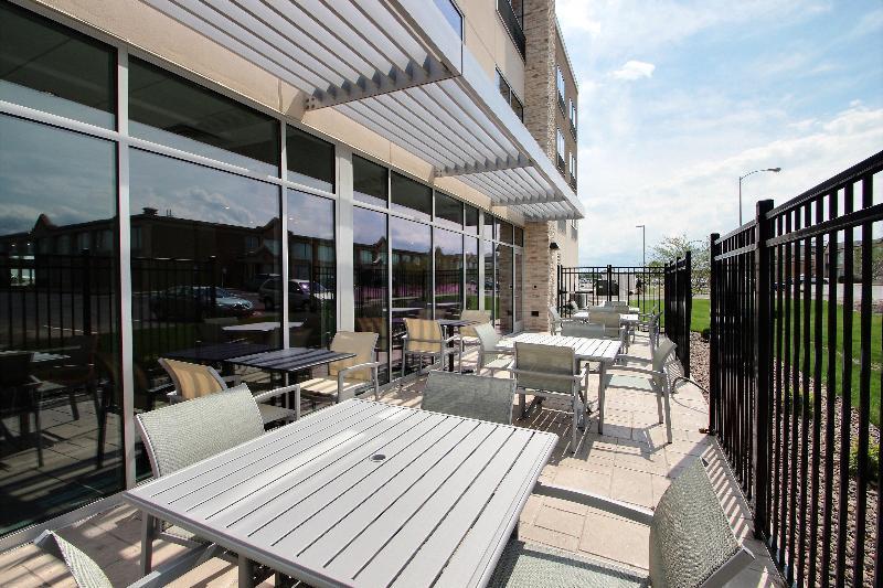 Holiday Inn Express & Suites Fond Du Lac By Ihg Bagian luar foto
